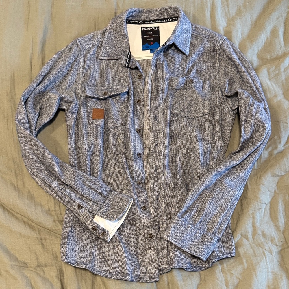 Kavu Blue and White Patterned Button-Up Shirt